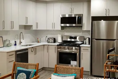 Image de 2 Bedroom furnished basement appartment