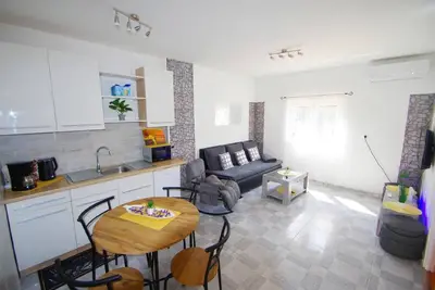 Image de Appartement de vacances Pula pour 1 - 4 personnes avec 2 chambres Ă coucher - Appartement de vacance