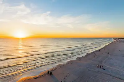 Image de Tranquil Siesta Key Retreat ~ Walk to Beach ~ Pool