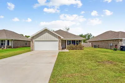 Image de centrally located house only a short drive from beautiful Alabama gulf coast