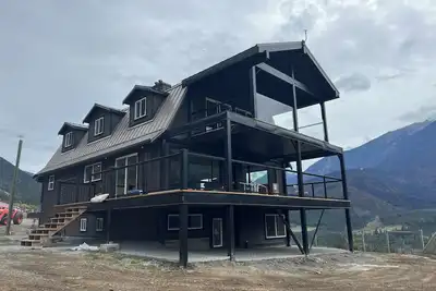 Image de Modern living with mountain views