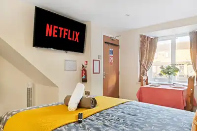 Image de Appartement-de Luxe-Salle de bain et douche-Vue sur la cour-Luxury break