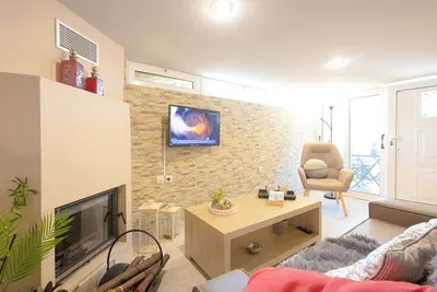 Image de Santa Barbara lux studio in Marathonas