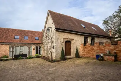 Image de The Barns at Holy Well, Southam, sleeps 10 guests in 5 bedrooms