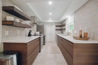 Image de Retro Charm and Modern Comfort in Fishers