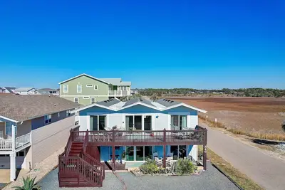 Image de OceanView, Beach access 2 minutes, Heated Pool, 2 Master BRs, Sleeps 7 Upstairs