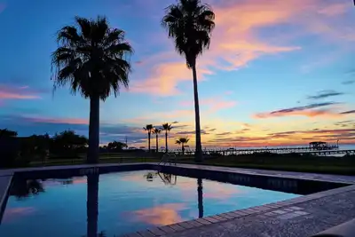 Image de Waterfront Dream: 270' Pier, Pool & Sunset Magic