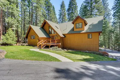 Image de Spacious Retreat w/ Backyard: 1 Mi to Lake Almanor