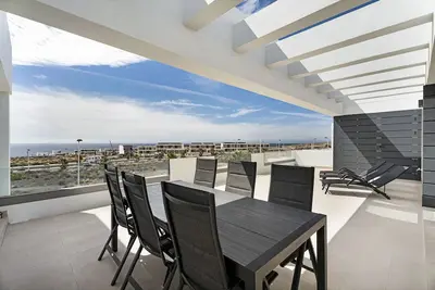 Image de Appartement de vacances 'Paraiso En Abades' avec vue sur mer, Wi-Fi et climatisation