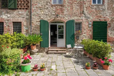 Image de Villa 'Relax In Villa A Due Passi Da Lucca' avec vue montagne, jardin privé et Wi-Fi