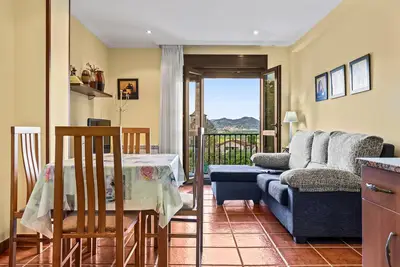 Image de Appartement 'Trichorio' avec vue sur les montagnes et jardin privé