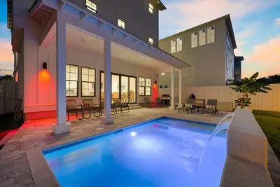 Image de Big Gus - Huge Home Near the Beach with Gulf Views & Secluded Pool Area