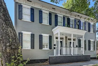 Image de Savannah Condo w/Outdoor Pool, 2bd, 1. 5bth Sleep 6, Dogs Ok, Walk to Everything!