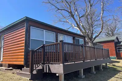 Image de Cozy cabin on Lake Osakis with game room, deck and kayaks!