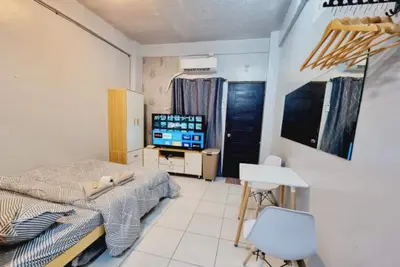 Image de Near Sm North and Mrt/Lrt - Perfect for roaming around Metro Manila!