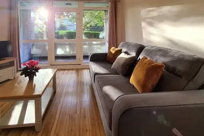 Image de Large Bright Apt with Balcony, South Dublin City