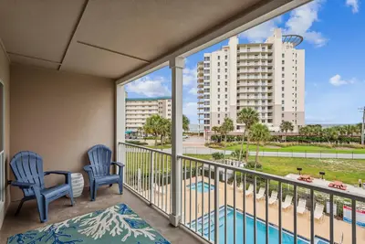 Image de Completely Renovated 1br Condo at Grand Caribbean West |Steps Away from the Gulf |Snowbird Friendly