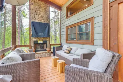 Image de Blue Ridge Cabin w/ Hot Tub, Deck & Mountain Views