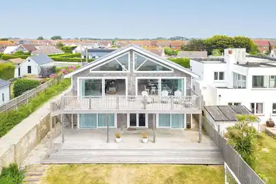 Image de Hamptons Style Lux Beach house