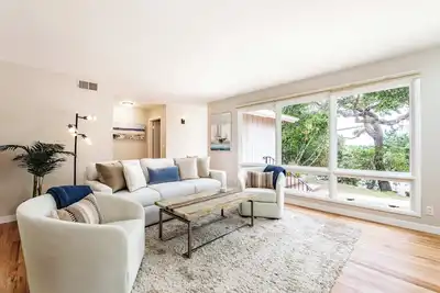 Image de Pebble Beach Forest Getaway