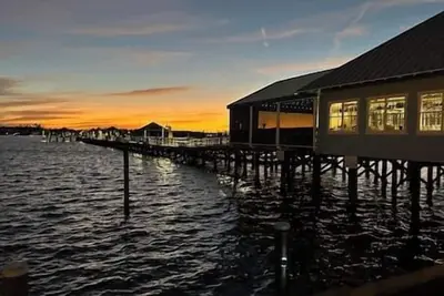 Image de Waterfront with Unbelievable Views + Fabulous Lanai on the Water