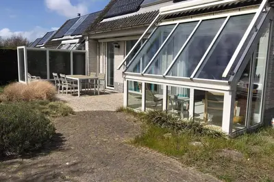 Image de Comfortable 6-person holiday home at walking distance from the beach, WiFi, pets allowed
