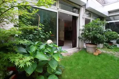 Image de Designer loft in a garden