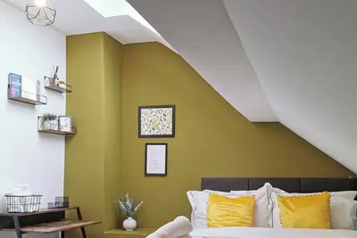 Image de Modern Maisonette ideal for larger groups, families and contractors.
