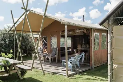 Image de Your own tent house in a dune