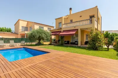 Image de Maison Ă Sant Pere Pescador : piscine, jardin, barbecue, bureau, Wi-Fi et garage