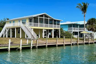 Image de Fish On! Waterside home with large private dock