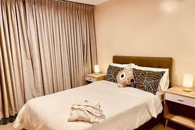 Image de Picasso inspired 1 bedroom unit at Uptown Bgc convenience right to your doorstep