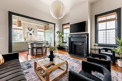 Image de Exquisite Downtown 5br/4. 5ba Historic Gem