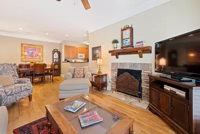 Image de 2's an Eagle - 2br, 2ba Condo Golf & Mountain View