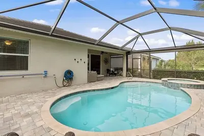 Image de Full house with pool 4 bedrooms 3 bath gated community in Bonita Springs