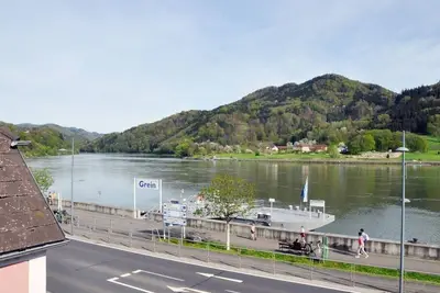 Image de Donaublick Marillenstrudel - Wohnen bei Schörgi