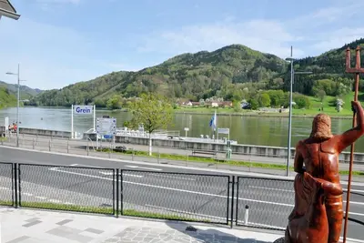 Image de Donaublick Apfelstrudel - Wohnen bei Schörgi