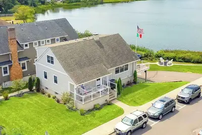 Image de Mor100 | Sunday to Sunday - New Lakefront Custom Luxury Home!