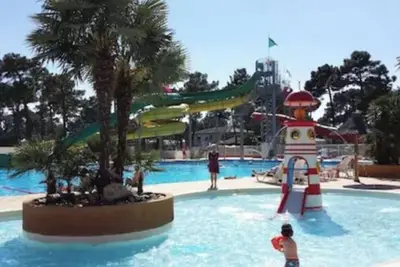 Image de Mobile-home 6\/8 pers. dans Camping 4* avec piscine