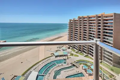Image de Sky-High Oceanfront 1bd/1ba Condo 14th Floor Amazing View!