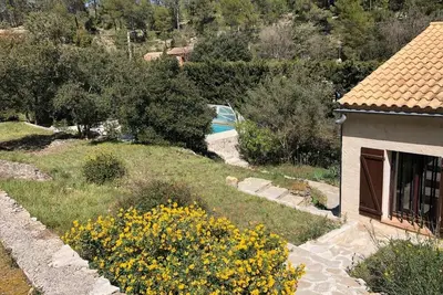 Image de Typique Villa provençale sur 2 étages avec piscine