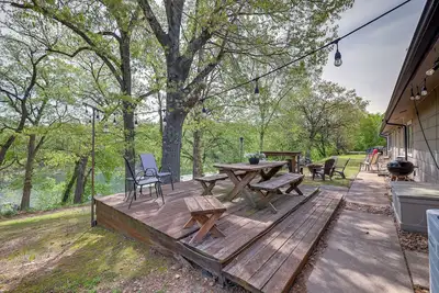 Image de Lakefront Shell Knob Condo w\/ Deck & Grill!