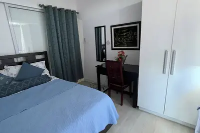 Image de Beautiful urban resort with large wave pool and many amenities, pool, mall.