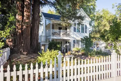 Image de Historic Bed & Breakfast Whole House Rental w Breakfast Included