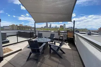 Image de Modern Townhouse downtown w stunning rooftop views