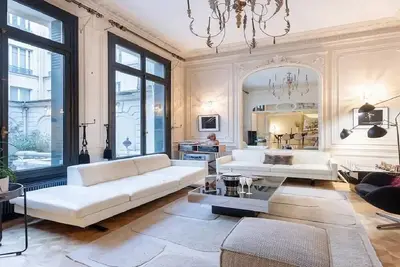 Image de 270m2 One Of A Kind Manoir A Rare Private Courtyard On Champs Elysees