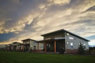 Image de Columbia-Brand New 2 Bed/2 Bath Cabin with Stunning Mountain Views! Close to Gnp