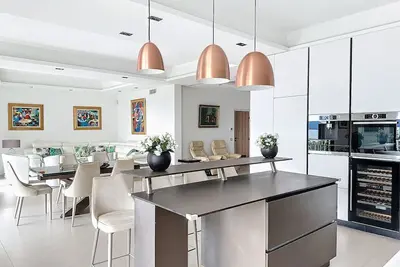 Image de Luxurious 3-Bedroom Flat with Stunning Sea view