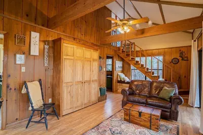 Image de Treehouse - A cabin in the canopies at Stag Leap Cabins!