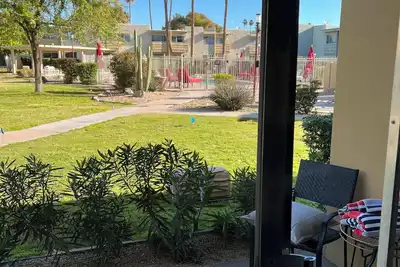Image de Minutes to Old Town Scottsdale! Walk to Fashion Mall and Scottsdale shops.